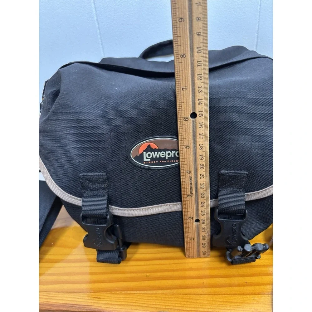 Lowepro‎ Street & Field Reporter 100 AW Soft Camera Case with Adjustable Strap